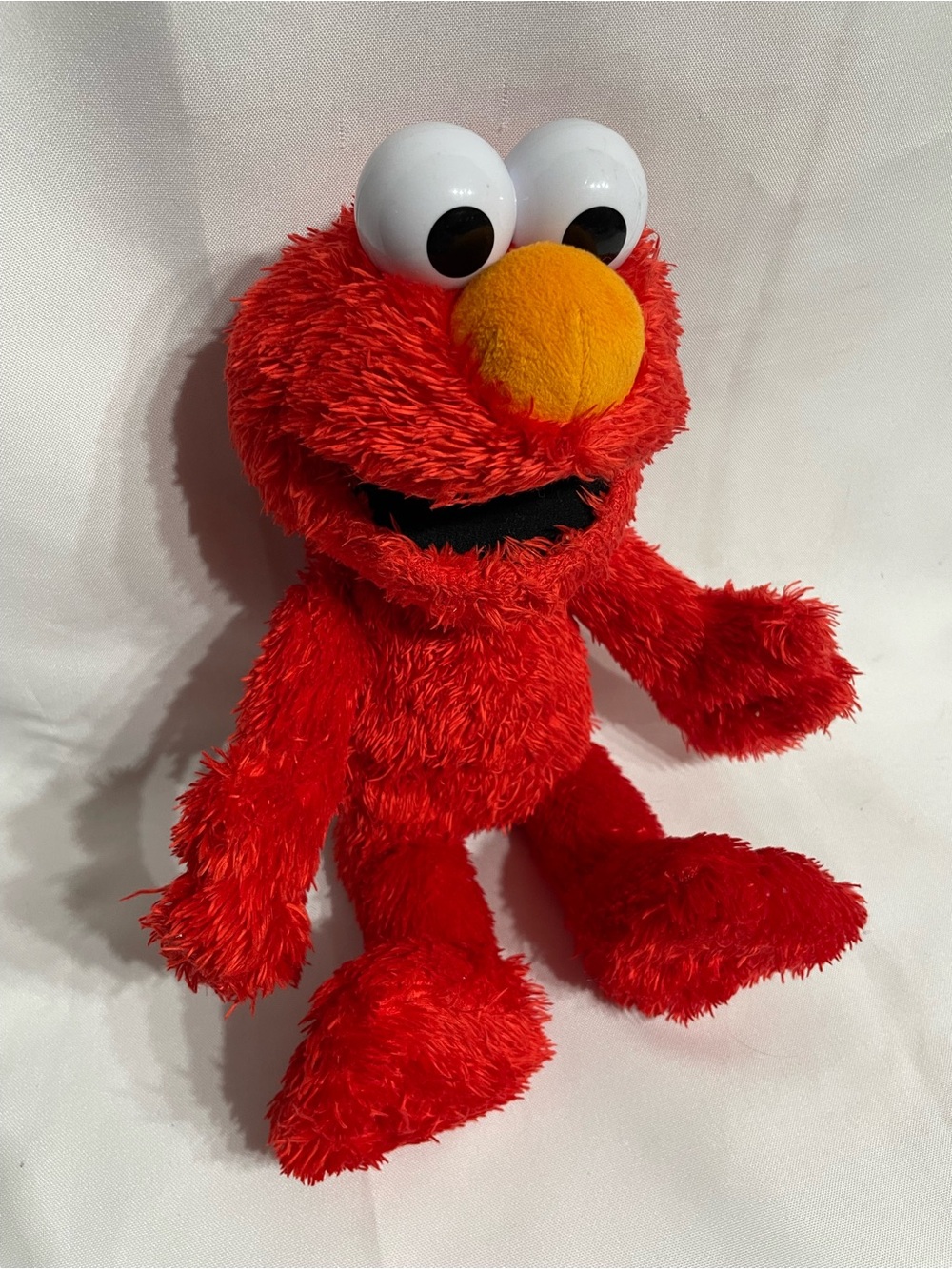 14” Sesame Street Tickle Me Elmo Good Condition Works!